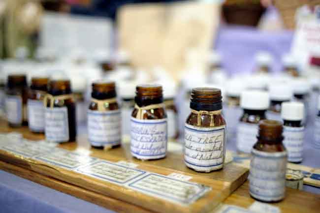 संक्रमण को दूर करें टी ट्री ऑयल